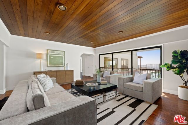 2267 Winona Boulevard, Los Angeles, CA 90027