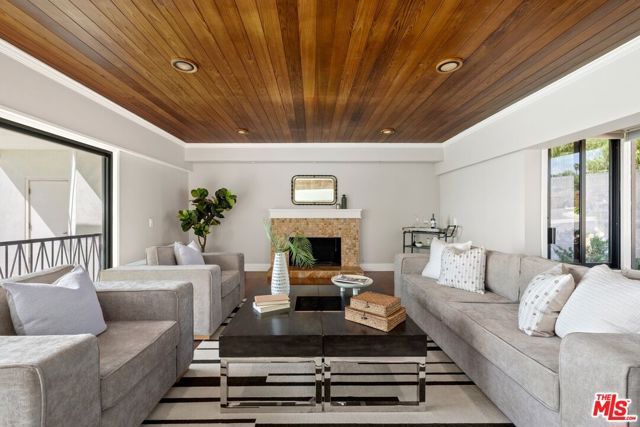 2267 Winona Boulevard, Los Angeles, CA 90027