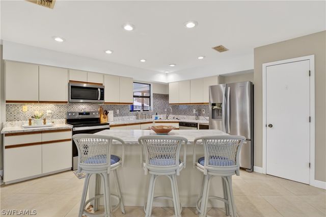 3630 Outrigger LN, St James City, FL 33956