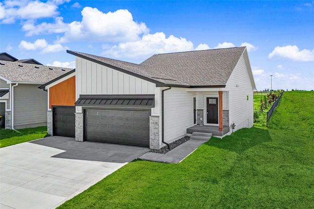 1230 NW Sproul Drive, Waukee, IA 50263