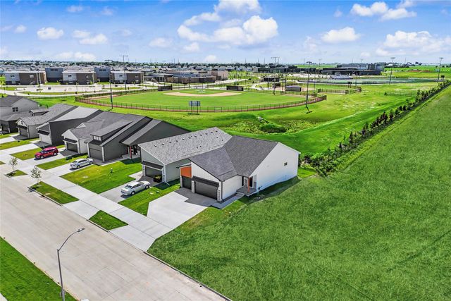 1230 NW Sproul Drive, Waukee, IA 50263