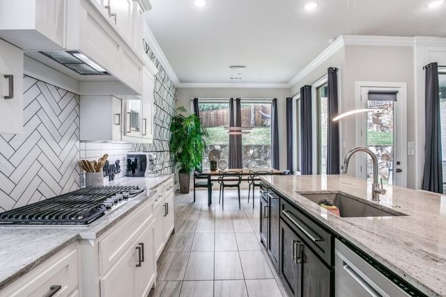 6813 Woodland Hills Drive, North Richland Hills, TX 76182