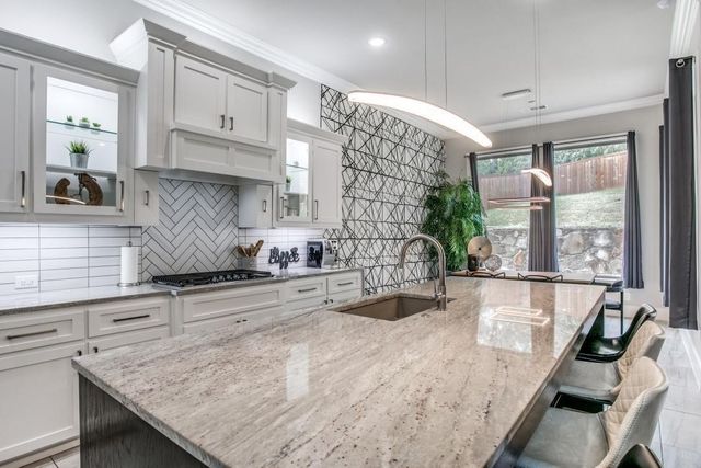 6813 Woodland Hills Drive, North Richland Hills, TX 76182