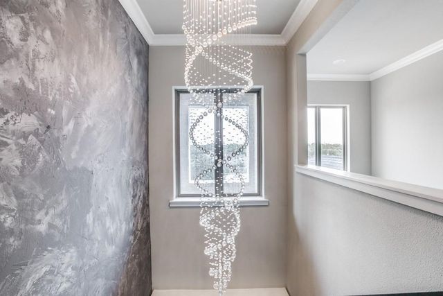 6813 Woodland Hills Drive, North Richland Hills, TX 76182