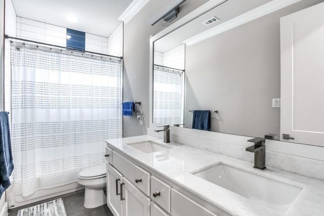 6813 Woodland Hills Drive, North Richland Hills, TX 76182