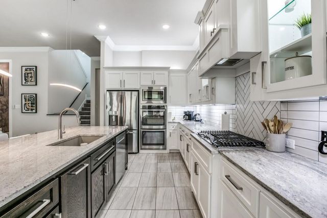 6813 Woodland Hills Drive, North Richland Hills, TX 76182