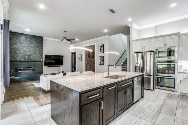 6813 Woodland Hills Drive, North Richland Hills, TX 76182