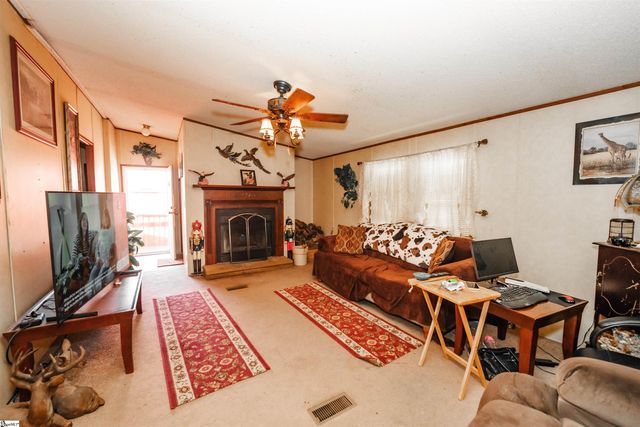 2 Raisinwood Drive, Simpsonville, SC 29681