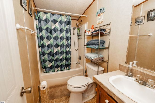 2 Raisinwood Drive, Simpsonville, SC 29681