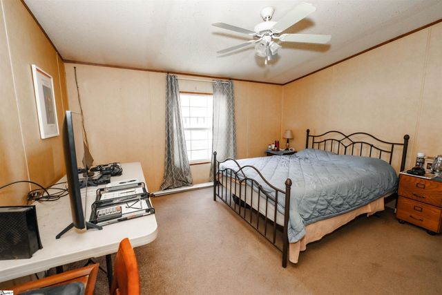 2 Raisinwood Drive, Simpsonville, SC 29681