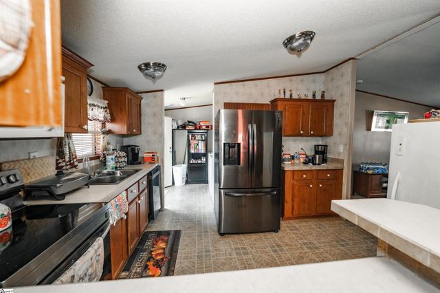 2 Raisinwood Drive, Simpsonville, SC 29681