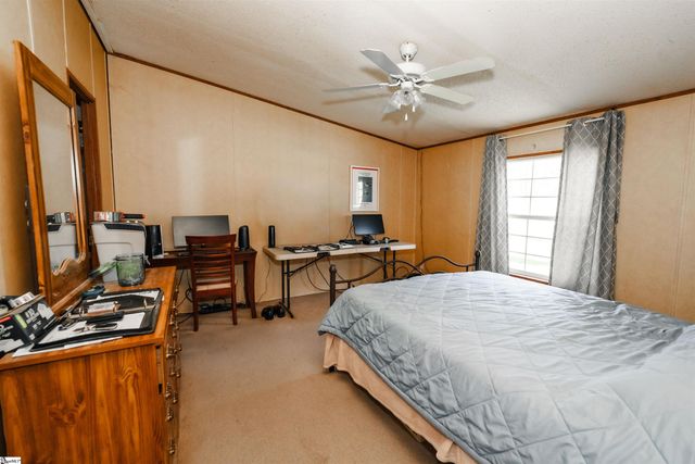 2 Raisinwood Drive, Simpsonville, SC 29681