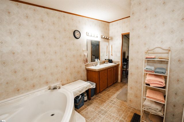 2 Raisinwood Drive, Simpsonville, SC 29681