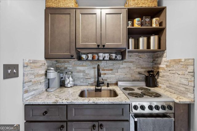 44 Acorn Trail, Cleveland, GA 30528