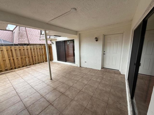7585 Courtyard Run W, Boca Raton, FL 33433