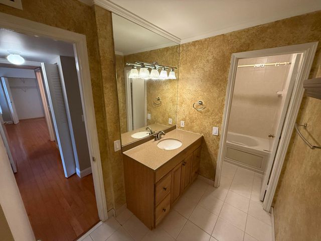 7585 Courtyard Run W, Boca Raton, FL 33433