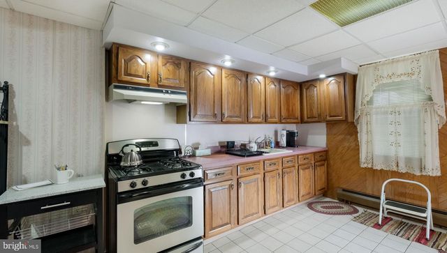 1902 TRENTON AVE, Bristol, PA 19007