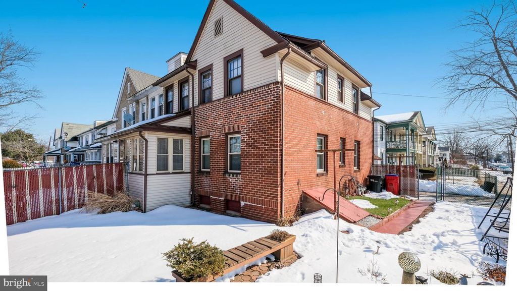 1902 TRENTON AVE, Bristol, PA 19007