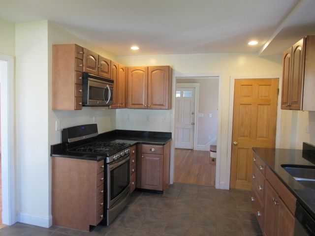 49 Vassall St, Quincy, MA 02170