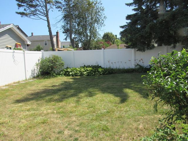 49 Vassall St, Quincy, MA 02170
