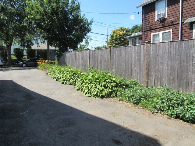 49 Vassall St, Quincy, MA 02170
