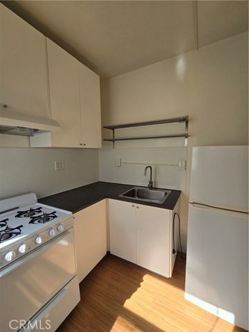 942 E 2nd 6, Long Beach, CA 90802