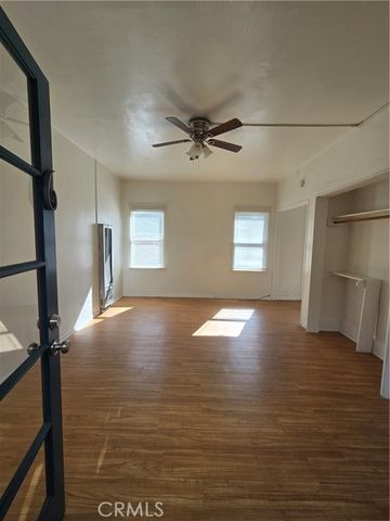 942 E 2nd 6, Long Beach, CA 90802