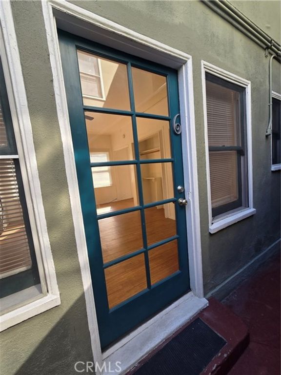 942 E 2nd 6, Long Beach, CA 90802