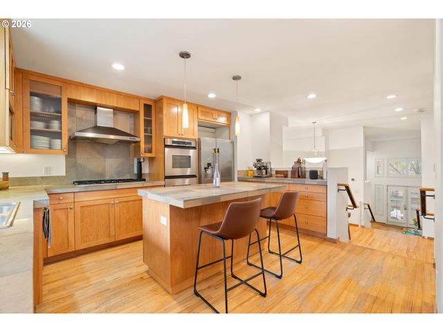 1420 Ne 16TH Ave, Portland, OR 97232