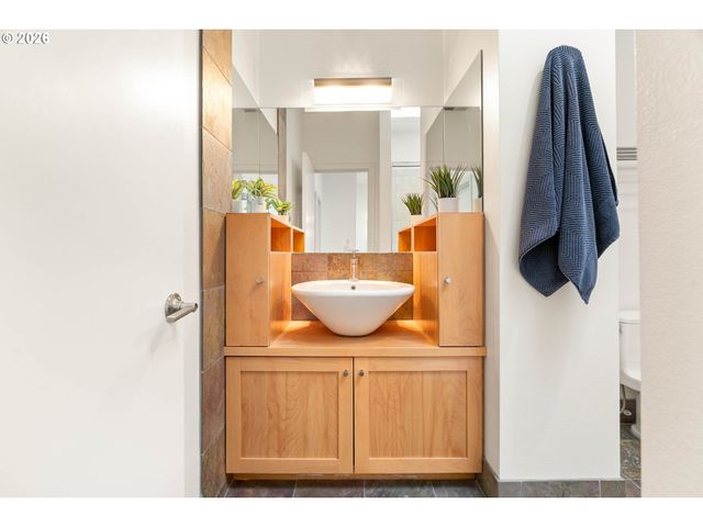 1420 Ne 16TH Ave, Portland, OR 97232