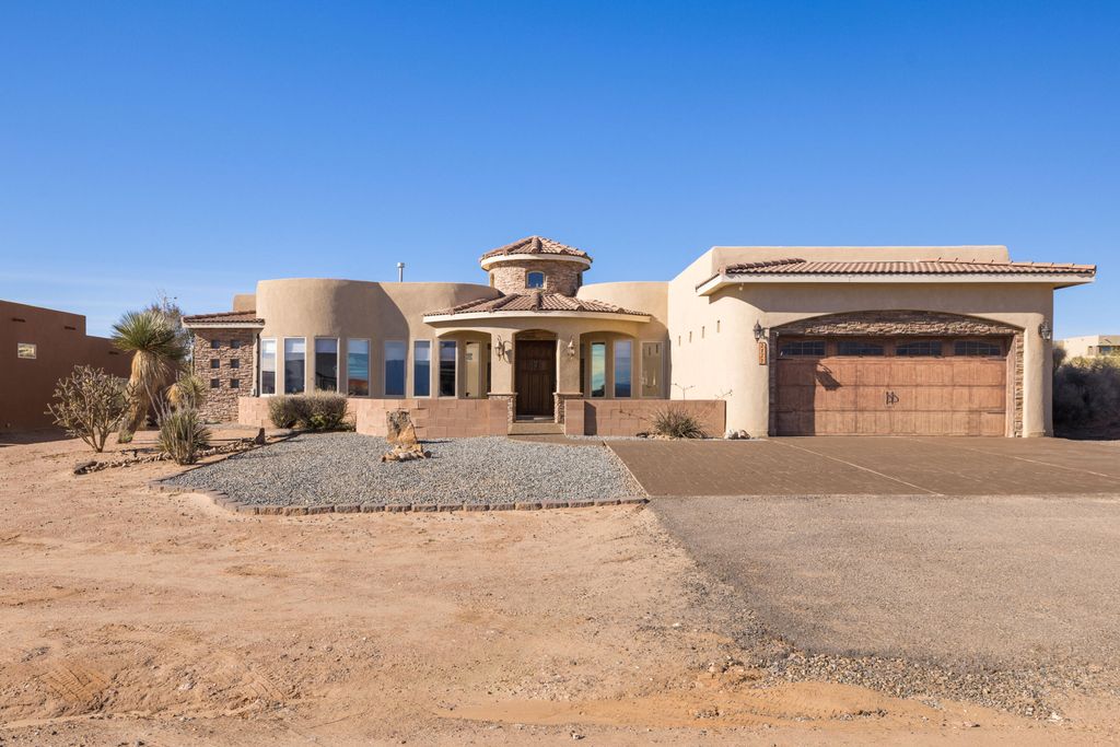 2177 Chihuahua Road NE, Rio Rancho, NM 87144