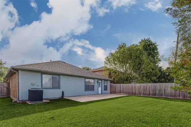 18114 Noble Forest Drive, Humble, TX 77346