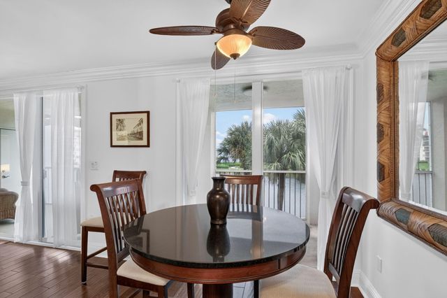 102 Half Moon Circle F2, Hypoluxo, FL 33462