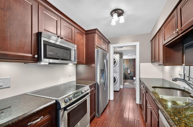 102 Half Moon Circle F2, Hypoluxo, FL 33462