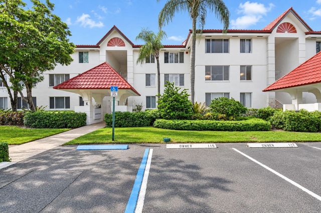 102 Half Moon Circle F2, Hypoluxo, FL 33462