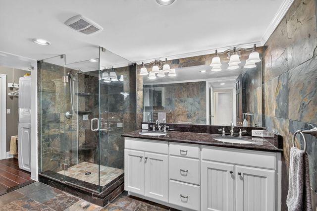 102 Half Moon Circle F2, Hypoluxo, FL 33462