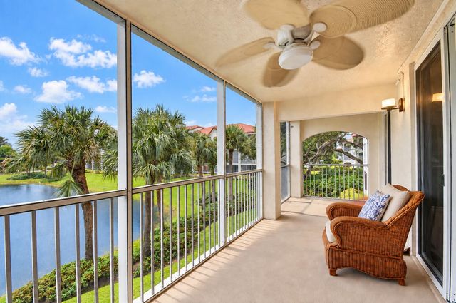 102 Half Moon Circle F2, Hypoluxo, FL 33462
