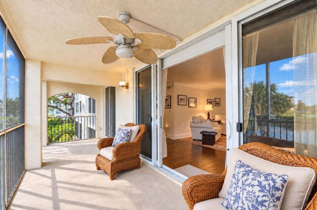 102 Half Moon Circle F2, Hypoluxo, FL 33462