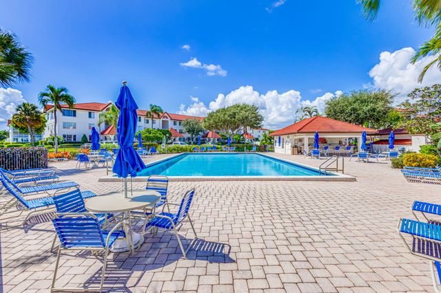 102 Half Moon Circle F2, Hypoluxo, FL 33462