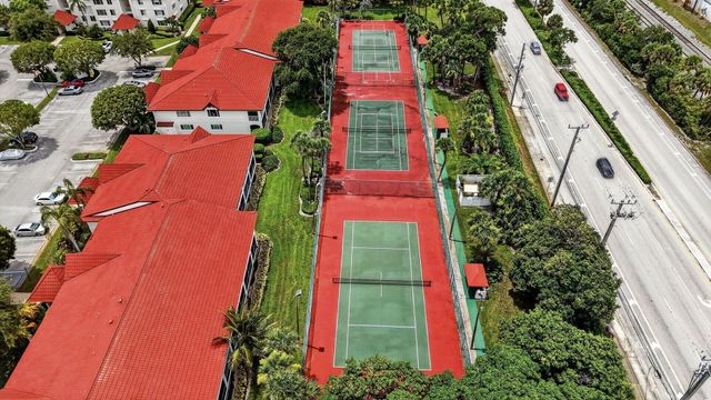 102 Half Moon Circle F2, Hypoluxo, FL 33462