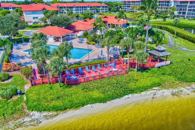 102 Half Moon Circle F2, Hypoluxo, FL 33462