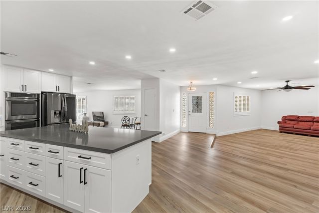 1132 Eastridge Way, Las Vegas, NV 89110