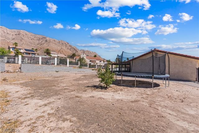 1132 Eastridge Way, Las Vegas, NV 89110