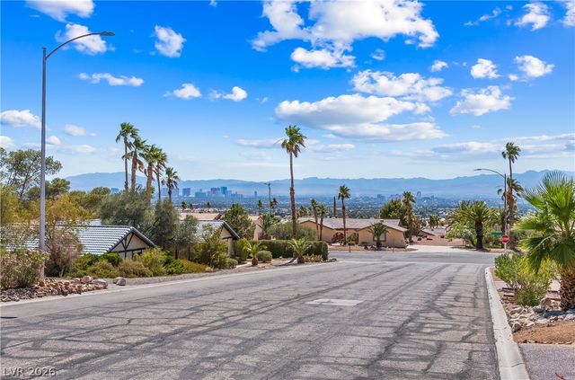 1132 Eastridge Way, Las Vegas, NV 89110