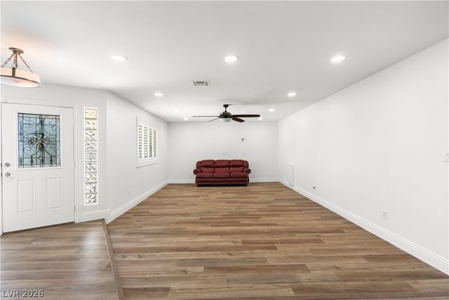 1132 Eastridge Way, Las Vegas, NV 89110