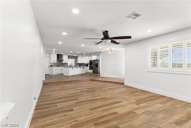 1132 Eastridge Way, Las Vegas, NV 89110