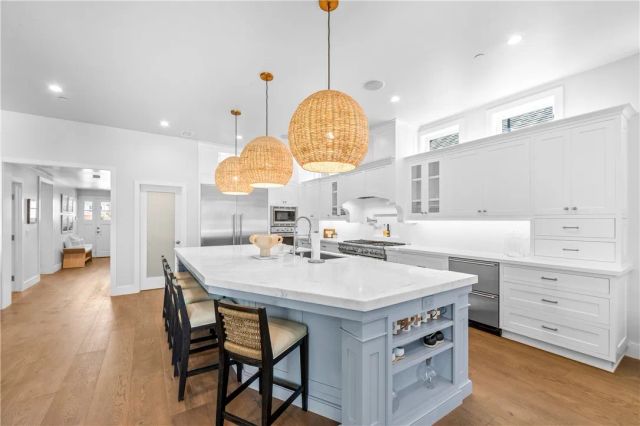 817 Main Street, Huntington Beach, CA 92648