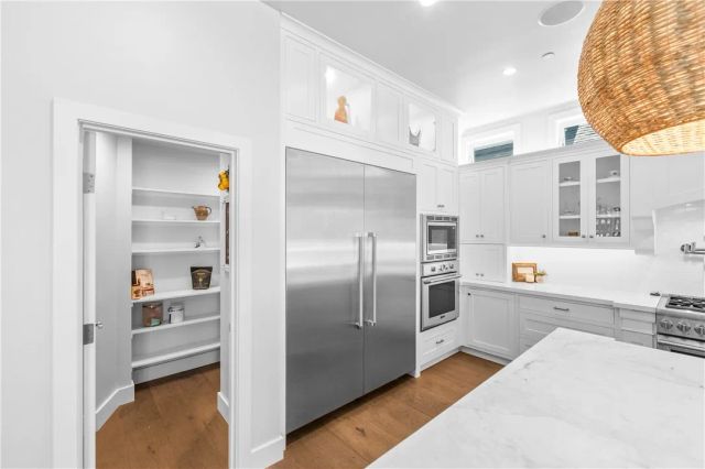 817 Main Street, Huntington Beach, CA 92648