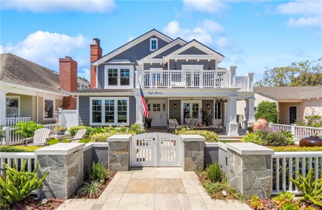 817 Main Street, Huntington Beach, CA 92648