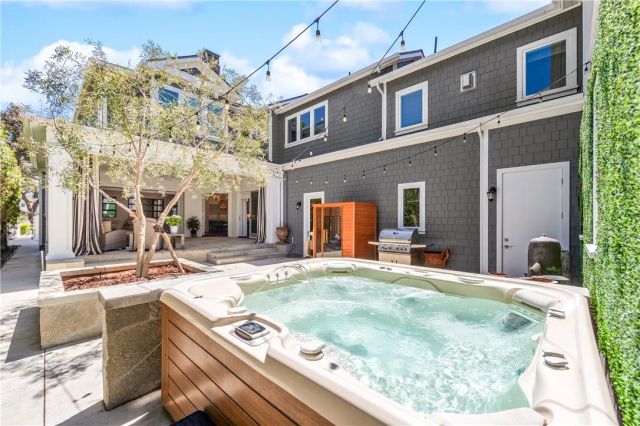817 Main Street, Huntington Beach, CA 92648
